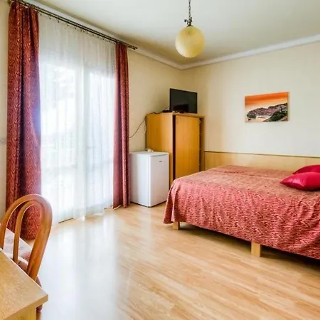 Nina- Comfort Triple With Balcony And Sea View Apartmán *